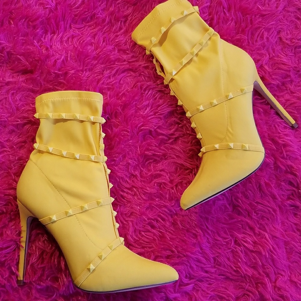 💥Last Pair!💥 Yellow Stiletto Ankle Boots - Picture 2 of 5